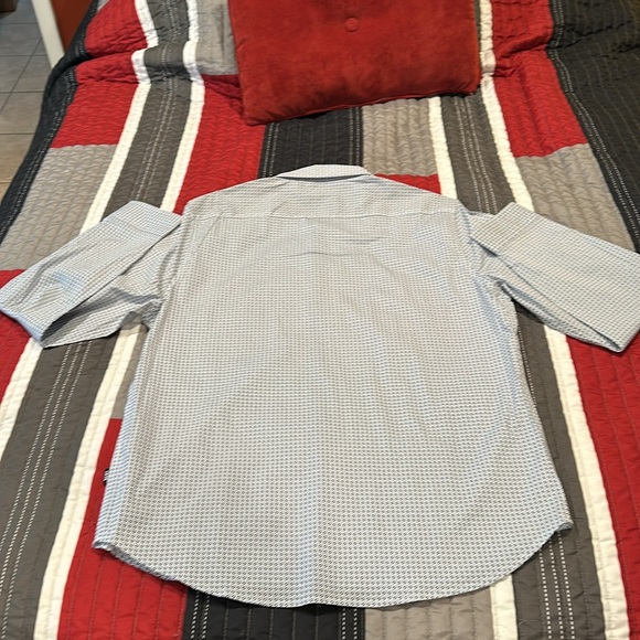 NWOT DKNY Men's Blue Patterned Dress Shirt - Picture 9 of 10
